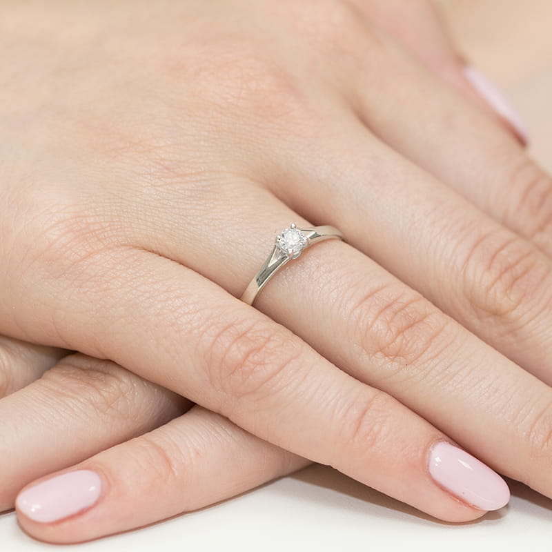 Pierścionek zaręczynowy z białego złota z diamentem laboratoryjnym 0.30ct 2