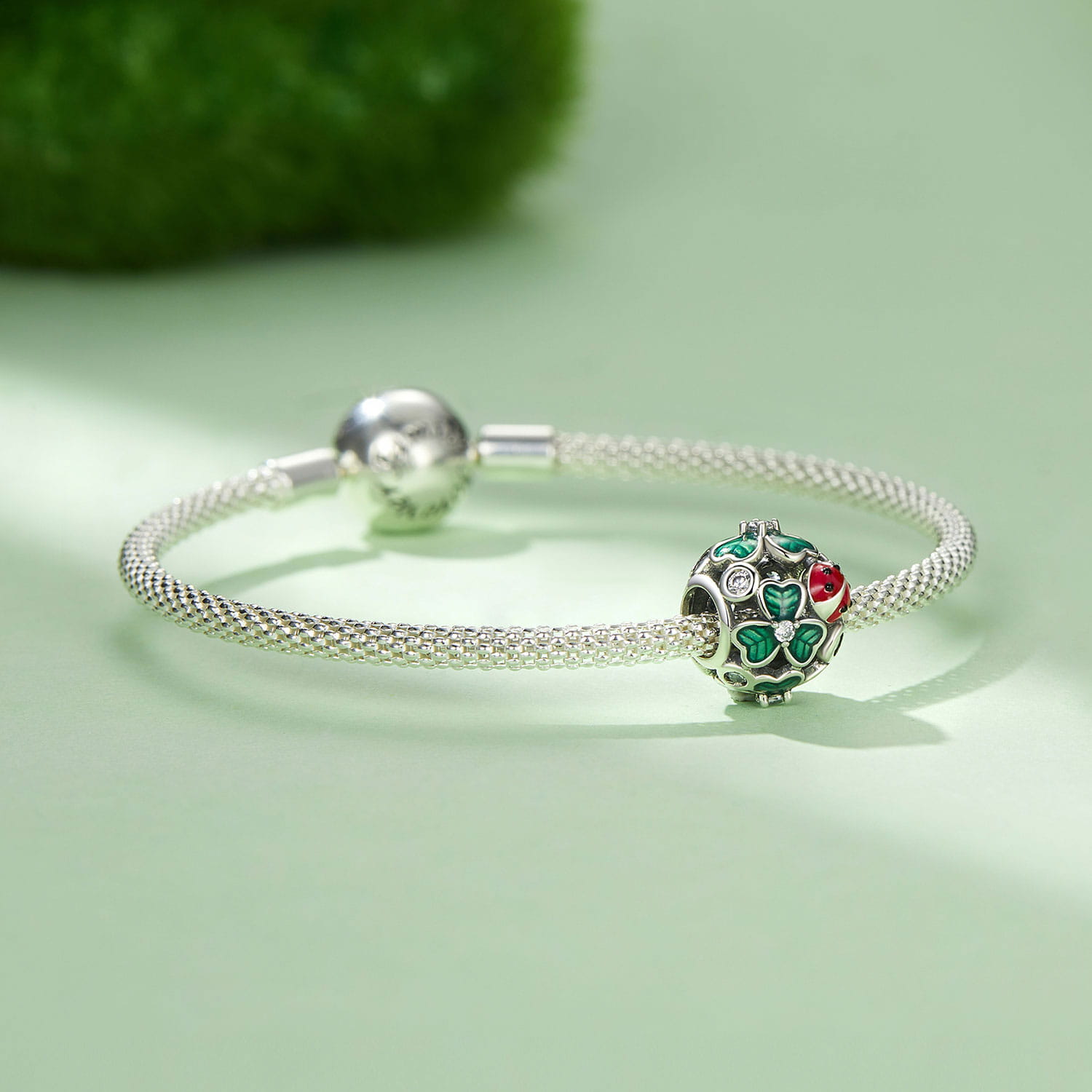 Charms Biedronka z koniczynką FUG010019 1