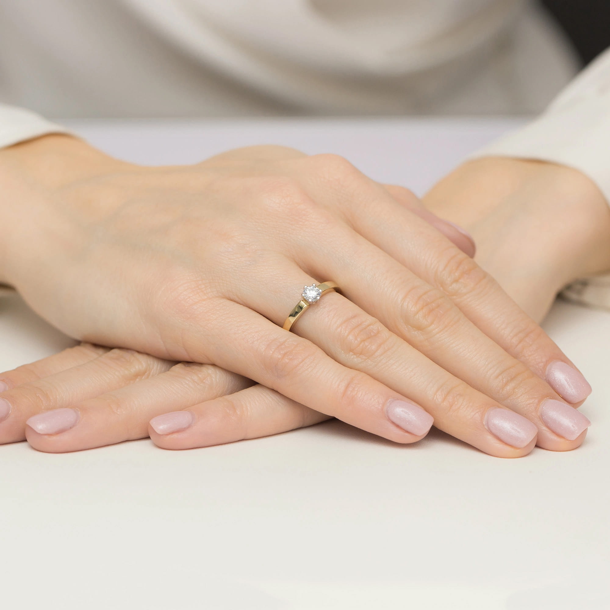 Pierścionek zaręczynowy z żółtego złota z brylantem 0.25 ct 5
