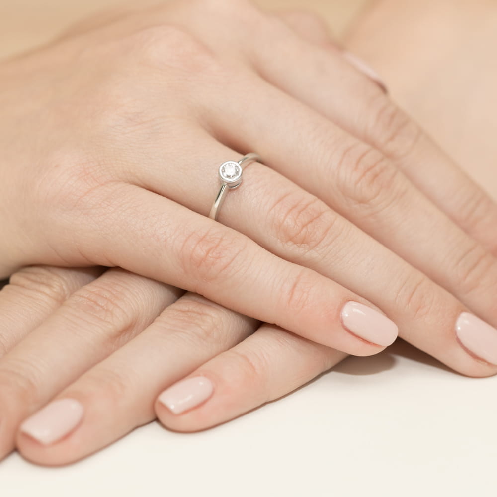 Pierścionek zaręczynowy z białego złota z diamentem laboratoryjnym 0.30ct 2