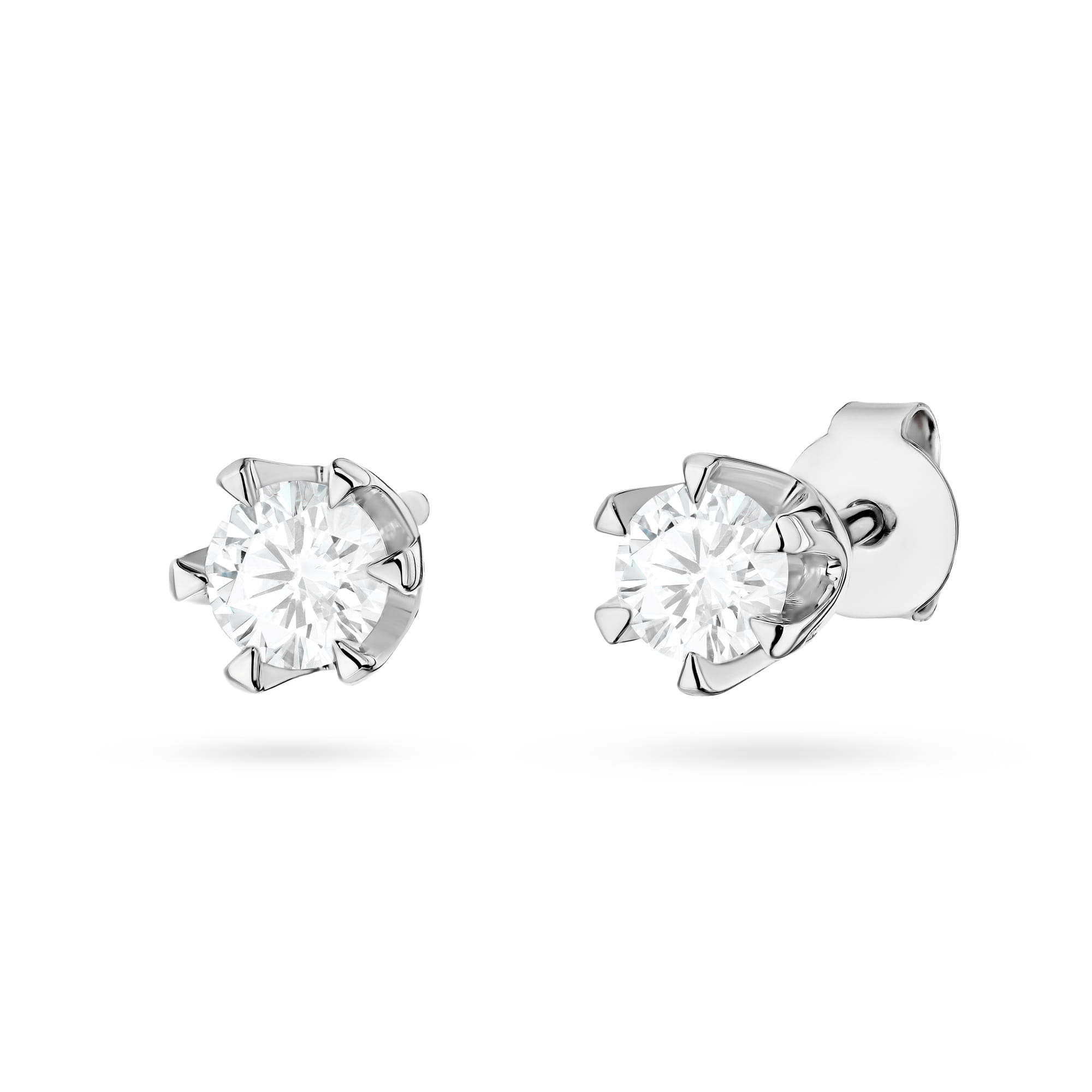 Kolczyki z białego złota z diamentami laboratoryjnymi FKO220-B585-LD0.60 1