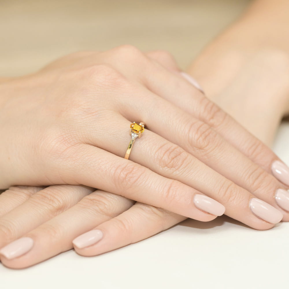 Pierścionek zaręczynowy z żółtego złota z brylantami i cytrynem 0.05 ct 1