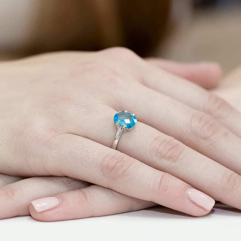 Pierścionek zaręczynowy z białego złota z brylantami i topazem 0.03 ct 4