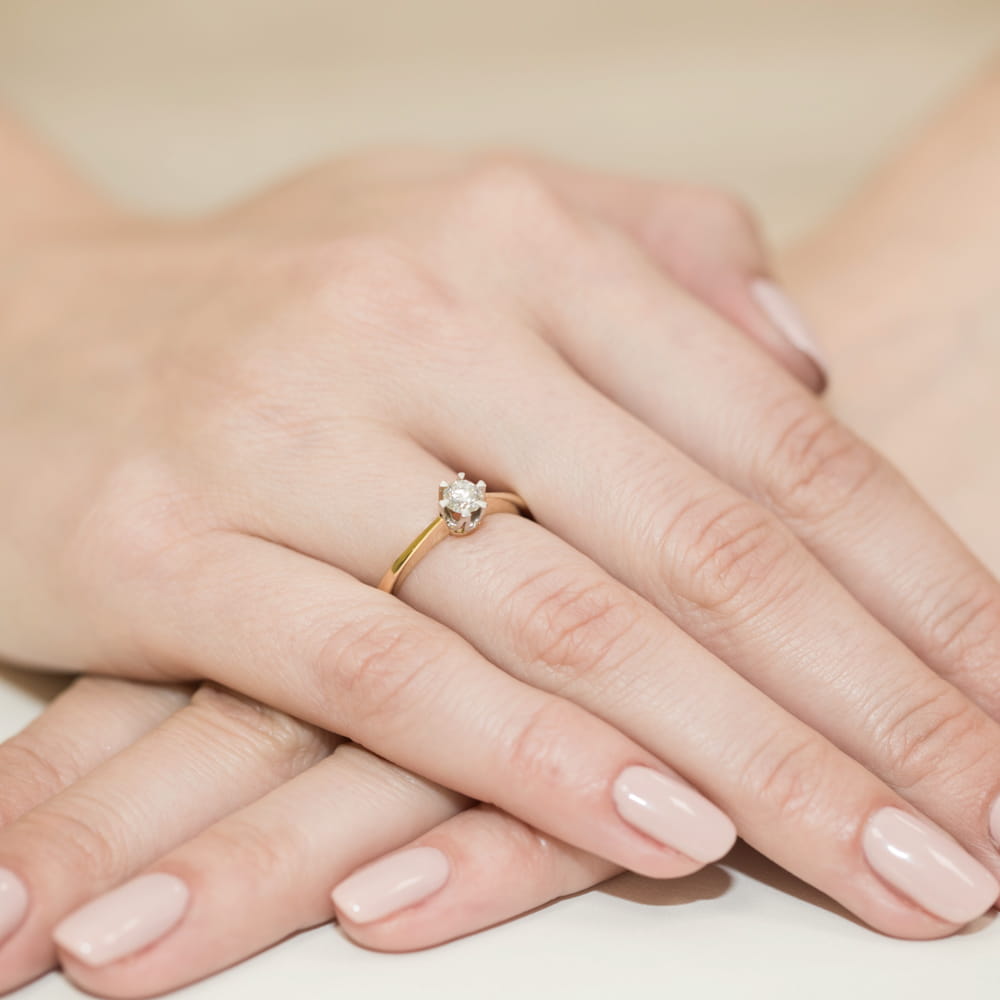 Pierścionek zaręczynowy z żółtego złota z diamentem laboratoryjnym 0.25ct 1
