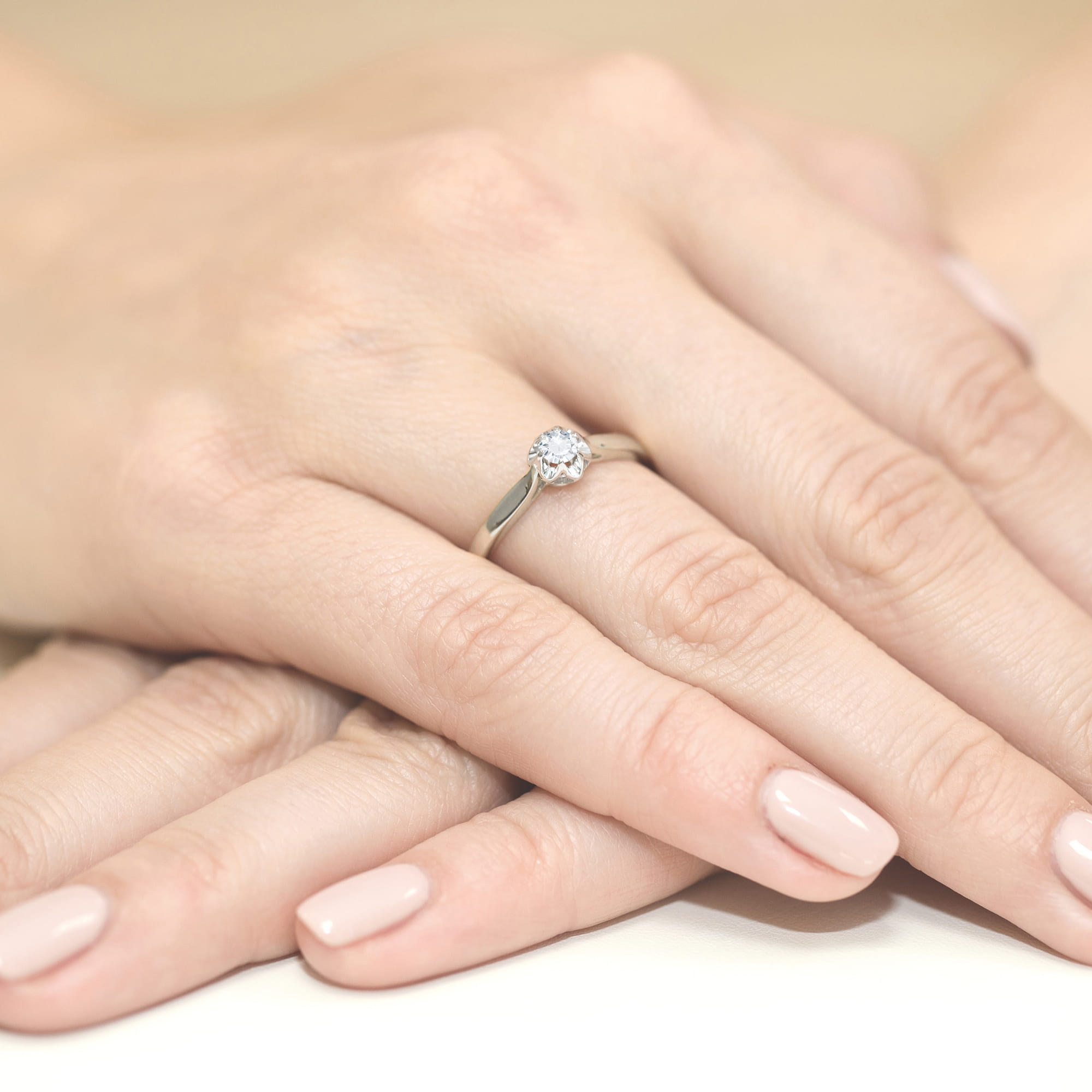 Pierścionek zaręczynowy z białego złota z diamentem laboratoryjnym 0.15ct 2