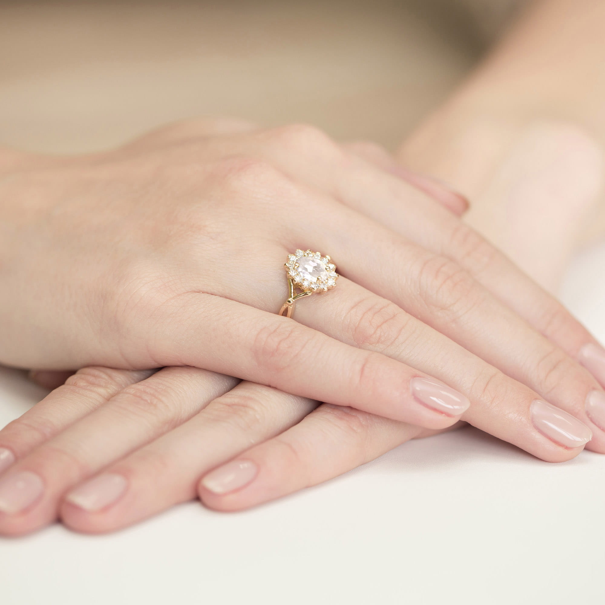 Pierścionek zaręczynowy z żółtego złota z diamentami laboratoryjnymi 0.98ct 2