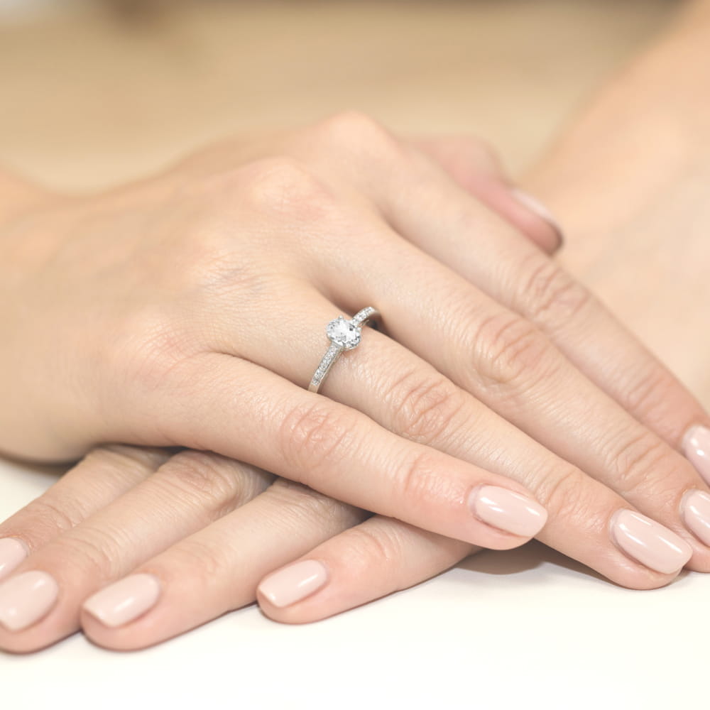 Pierścionek zaręczynowy z brylantami i białym szafirem 0.05ct 3