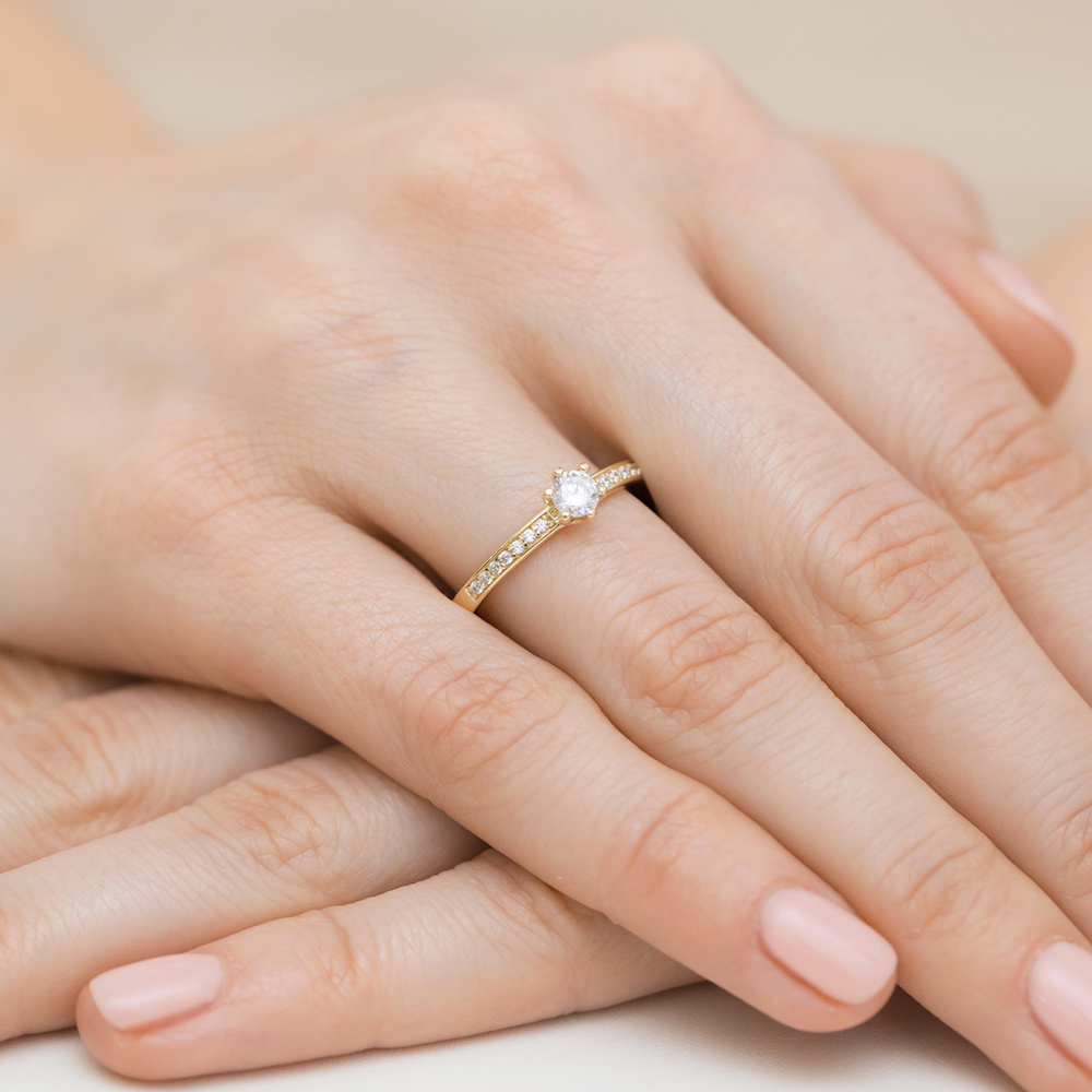 Pierścionek zaręczynowy z żółtego złota z diamentami laboratoryjnymi 0.37ct 5
