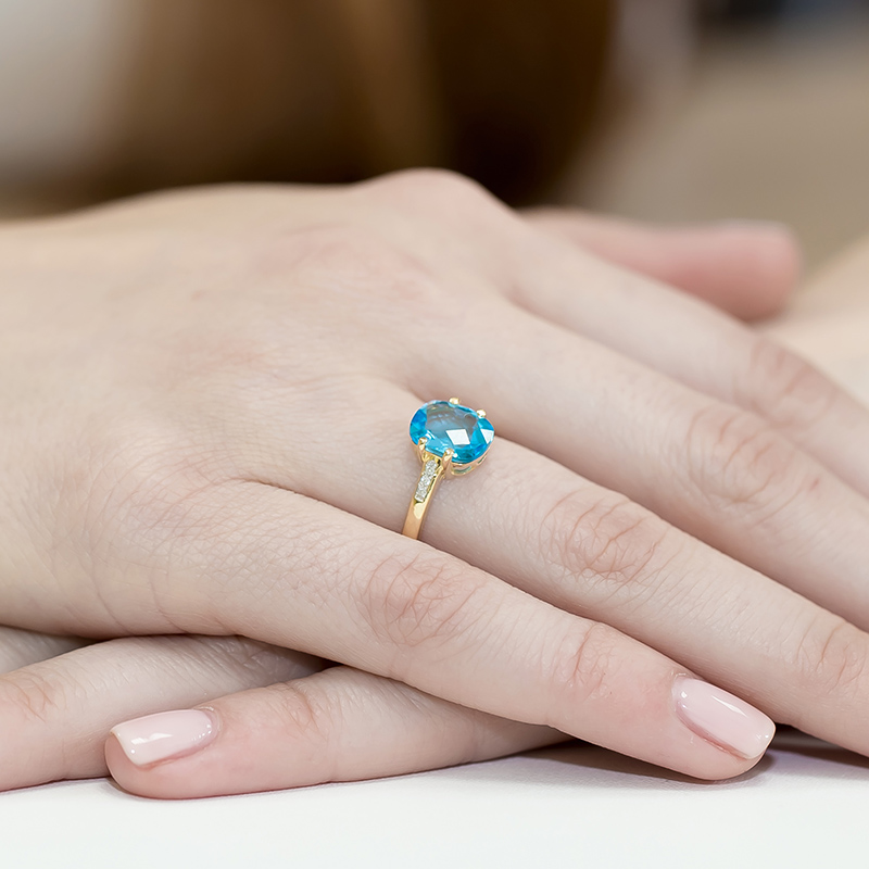 Pierścionek zaręczynowy z żółtego złota z brylantami i topazem 0.03 ct 3