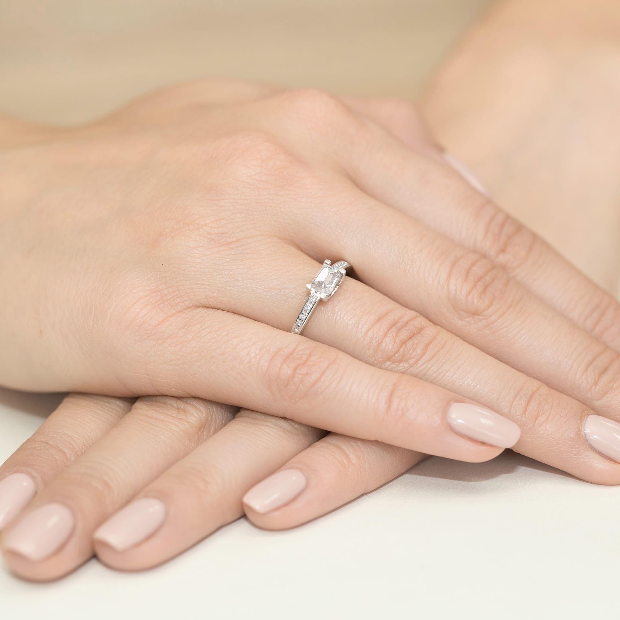 Pierścionek zaręczynowy z białego złota z diamentami laboratoryjnymi 0.63ct 3
