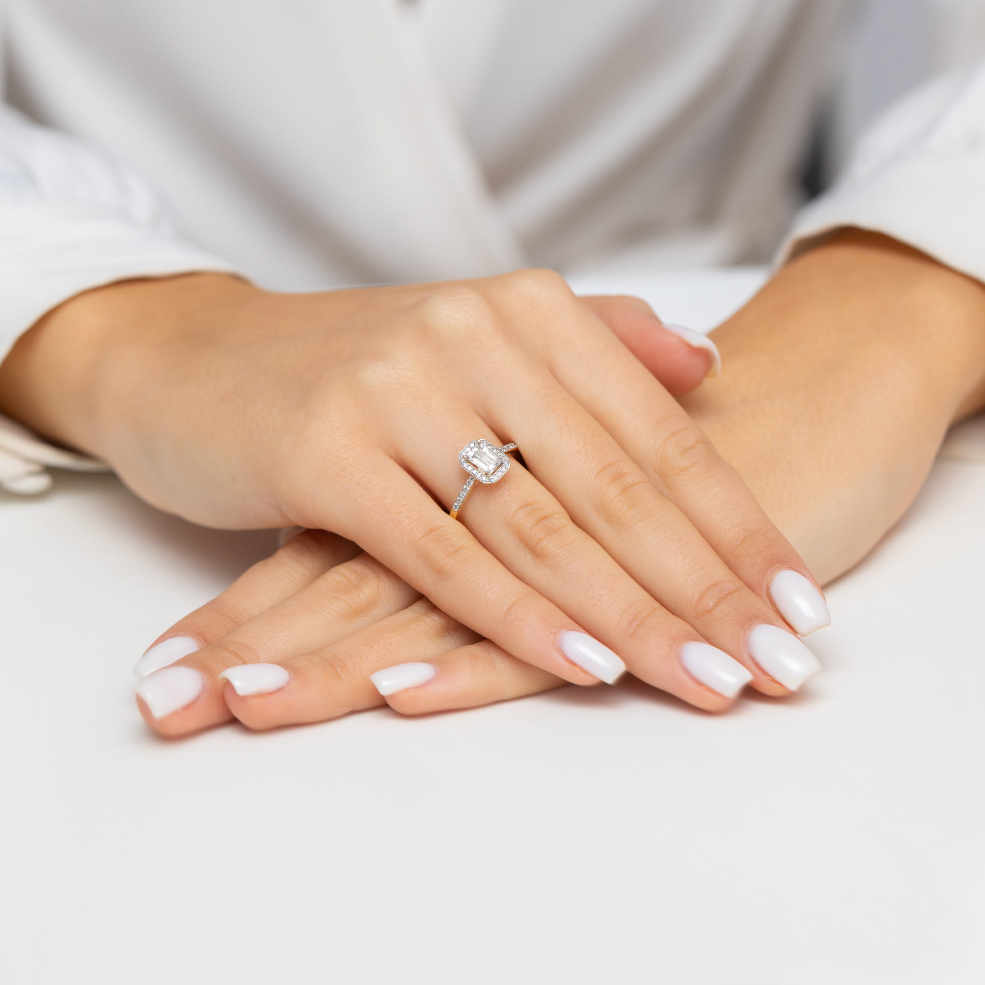 Pierścionek zaręczynowy z żółtego złota z diamentami laboratoryjnymi 0.79 ct 3