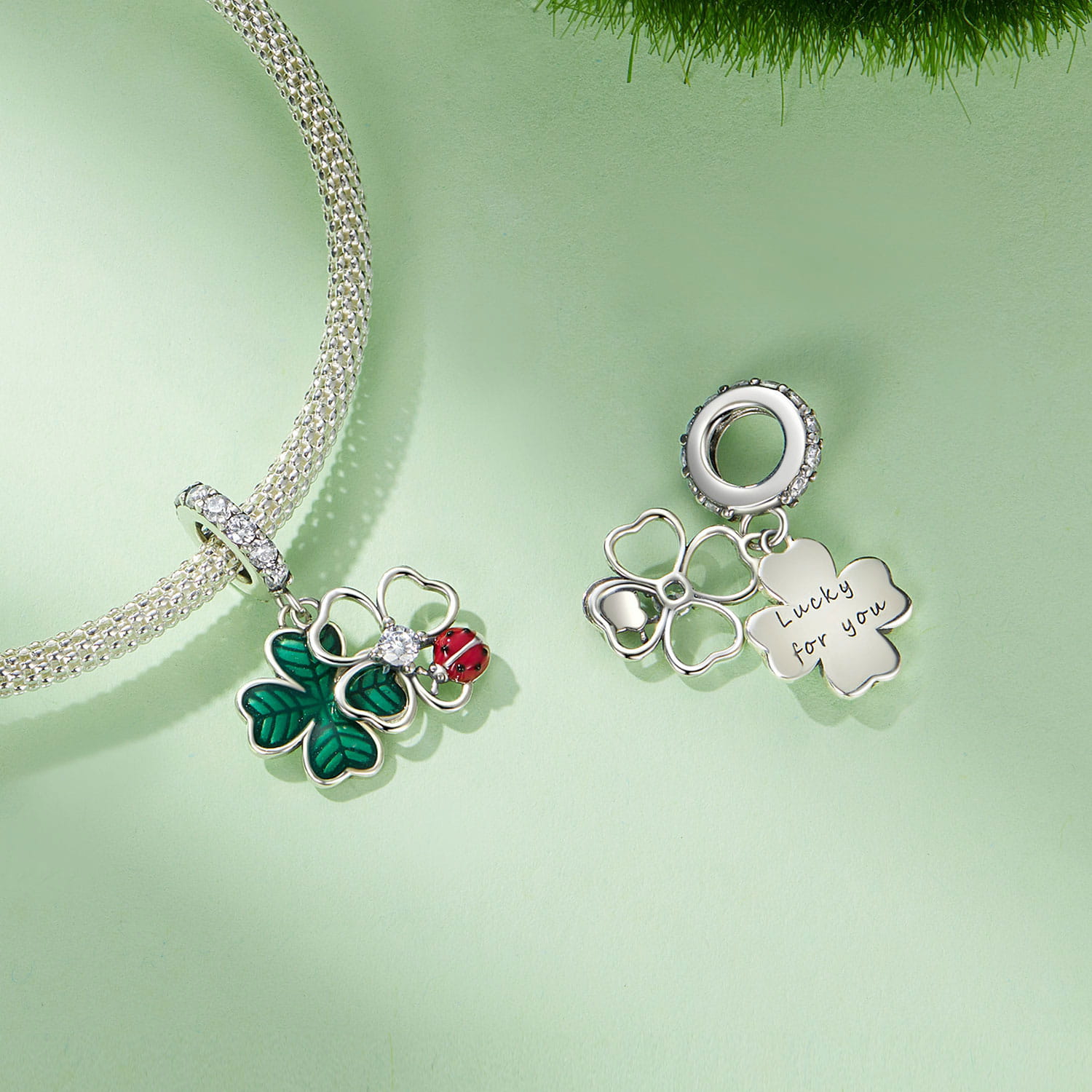 Charms Biedronka z koniczynką FUG010018 3